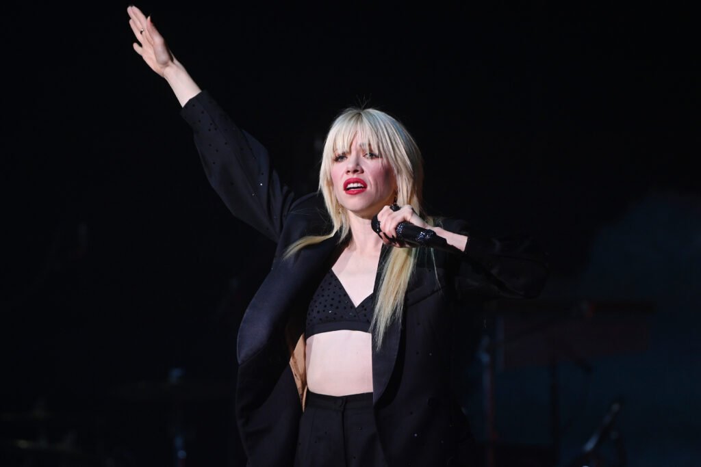 Carly Rae Jepsen Announces Pregnancy Amid Career Milestone