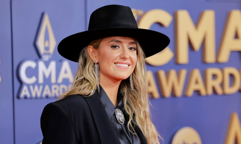 Lainey Wilson Heads Into New Era: Hosting, Music Growth & Cultural Momentum