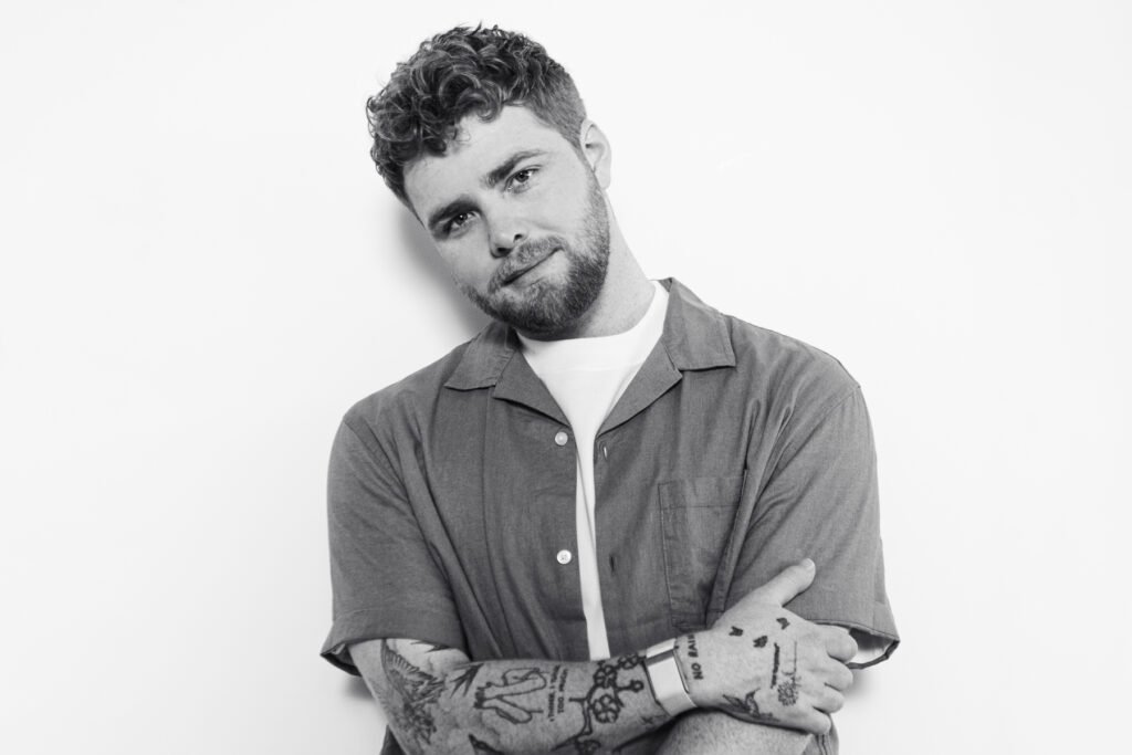 Alex Warren Announces Major Arena Tour Amid Rising Popularity